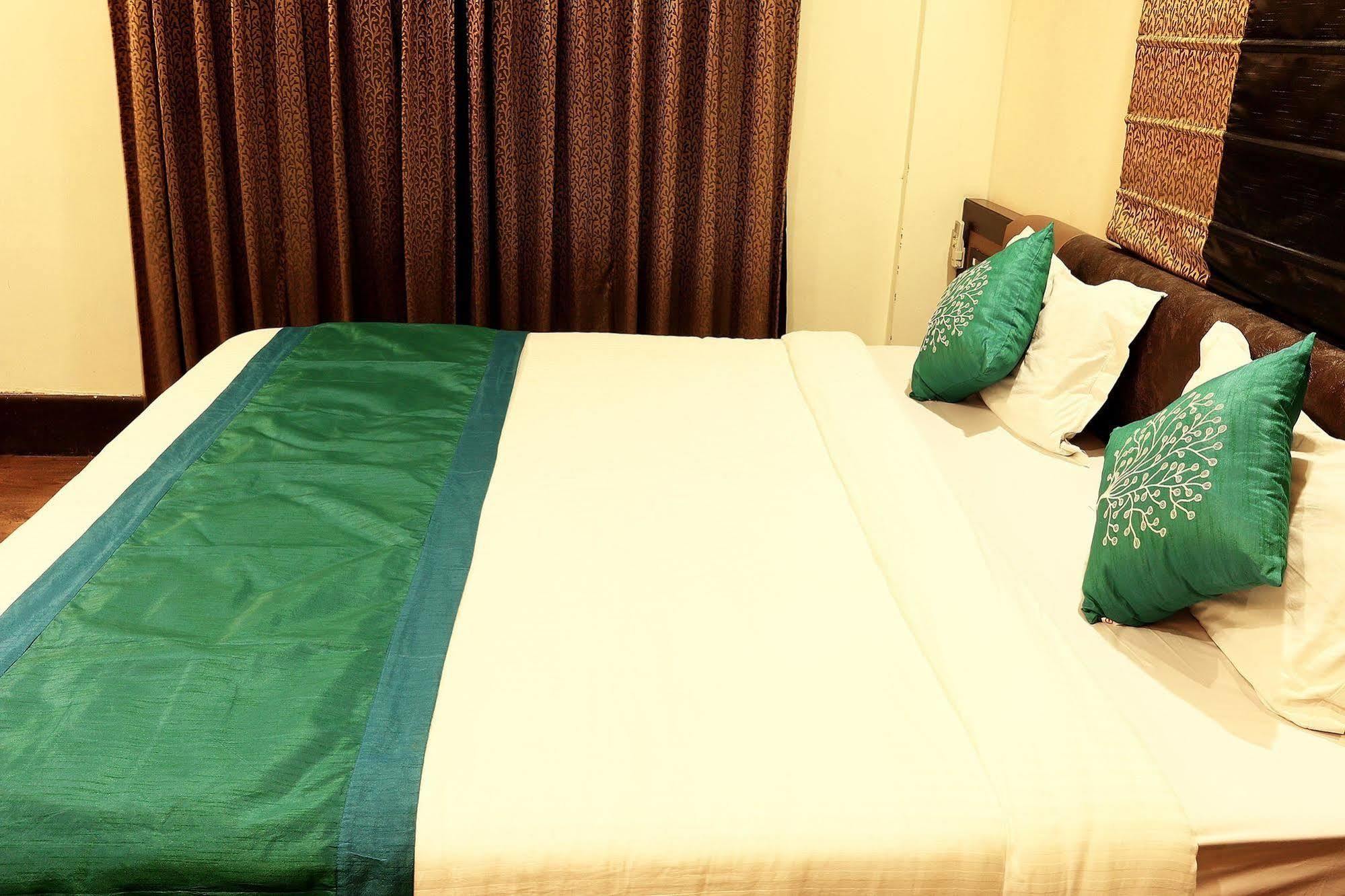 Tangerine Guest House Calcutta Buitenkant foto