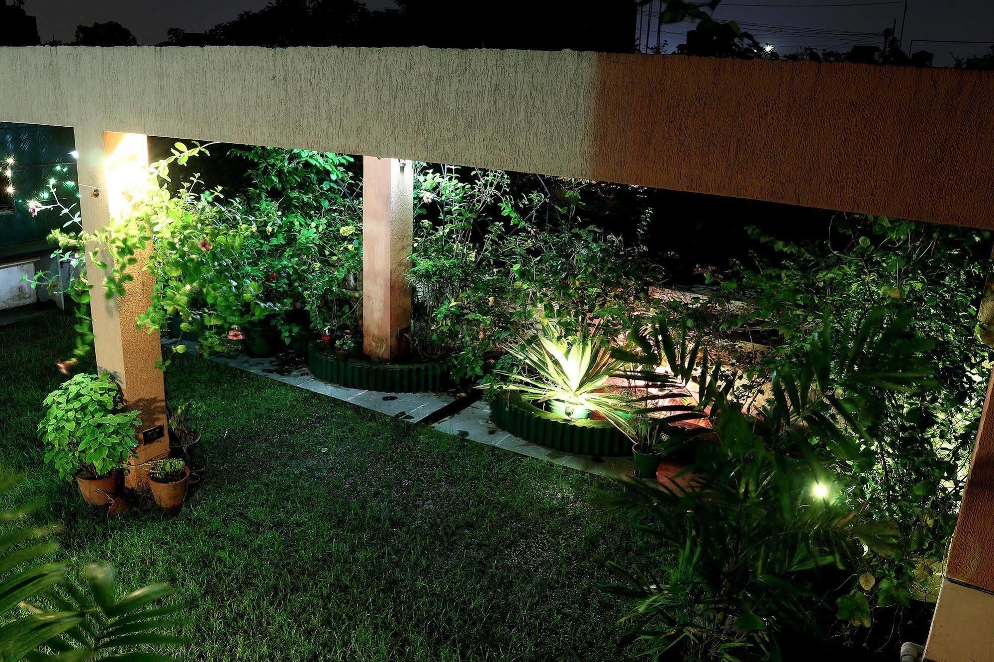 Tangerine Guest House Calcutta Buitenkant foto